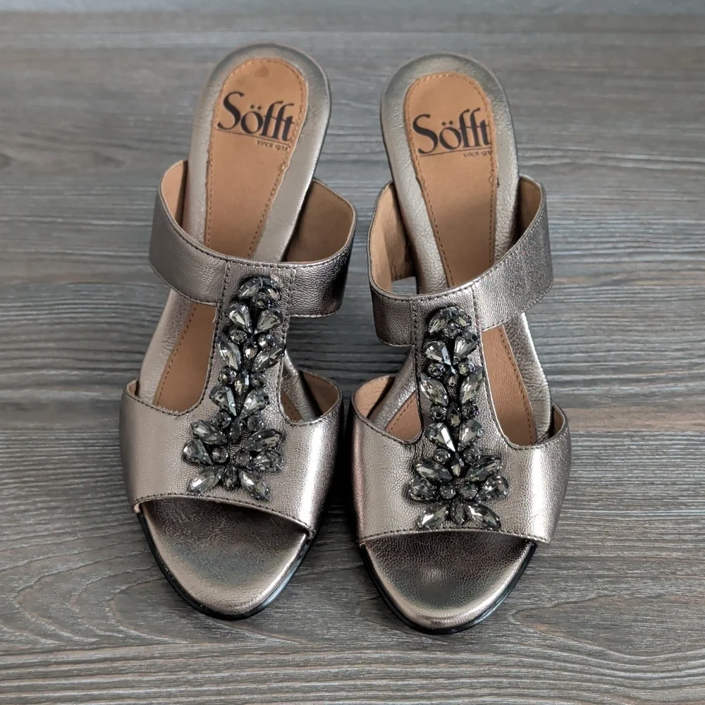 SOFFT Metallic Gold Leather Slip On Open Toe Heel Shoes Crystal Vamp 6W 6 Wide - Picture 2 of 15
